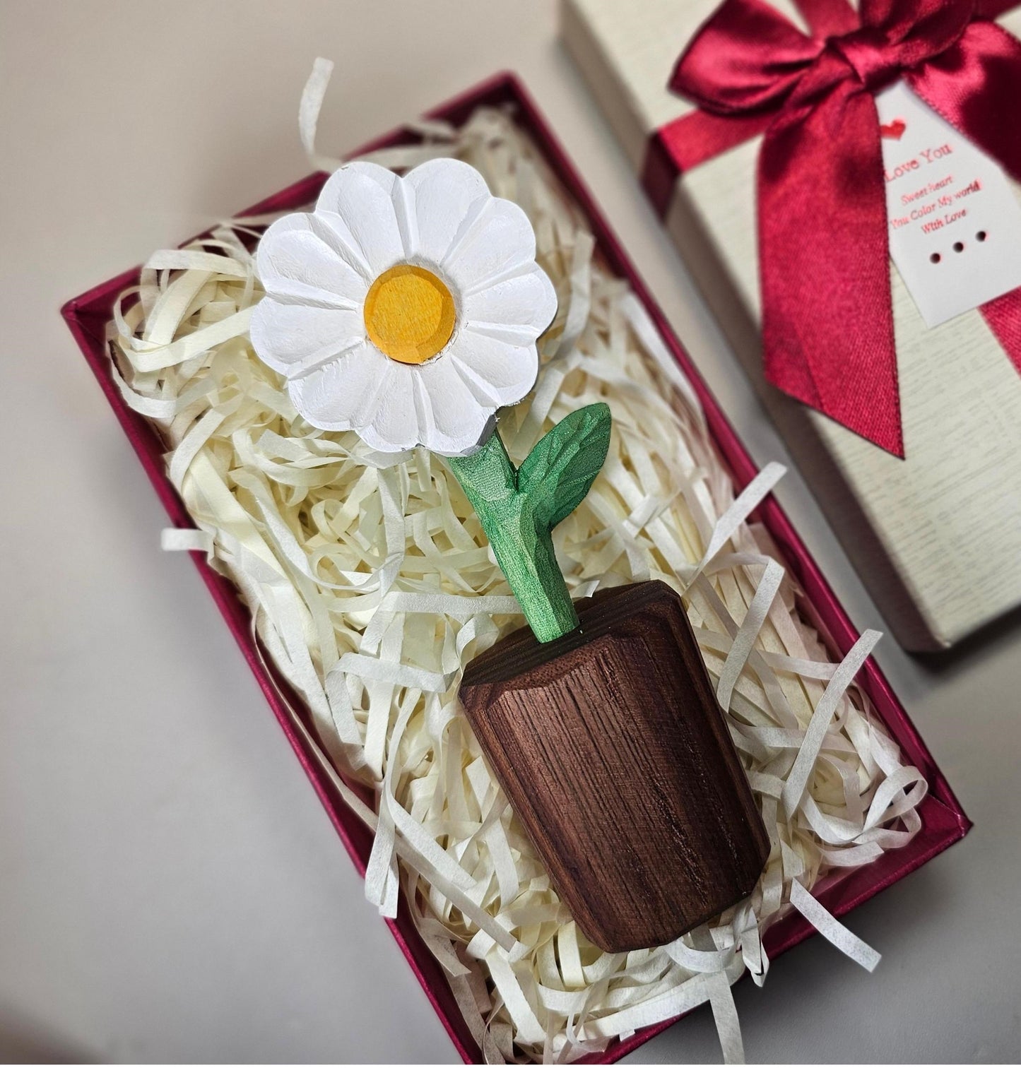 Daisy Wooden Flower Figurine - Gift Box Included